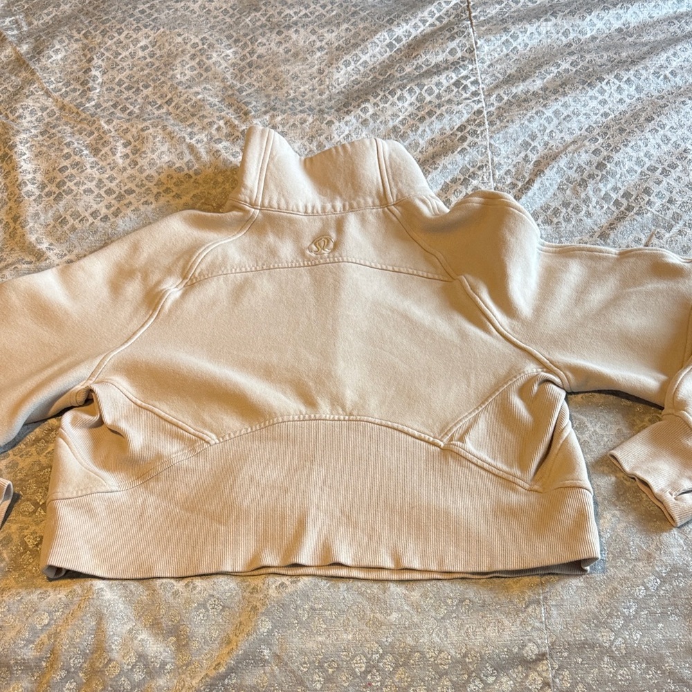 Lululemon Scuba Bone Cropped Half-Zip  XS/S Amazing Condition - Picture 6 of 7